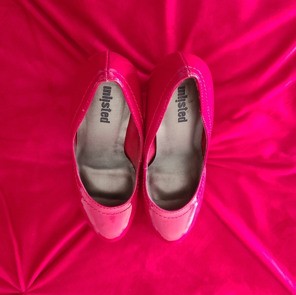 Red dress shoes, Unlisted, Size 7-1/2 - Picture 3 of 4